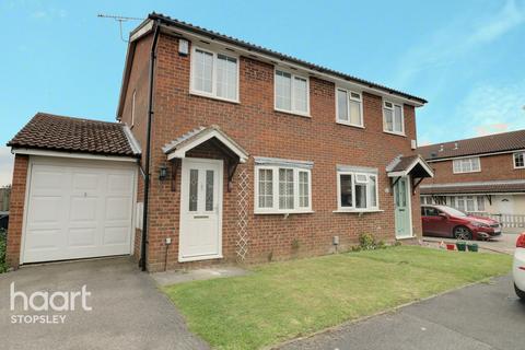 8 Cheslyn Close, Luton, LU2 8UA