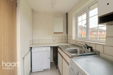 8 Cheslyn Close, Luton, LU2 8UA