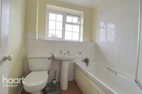 8 Cheslyn Close, Luton, LU2 8UA