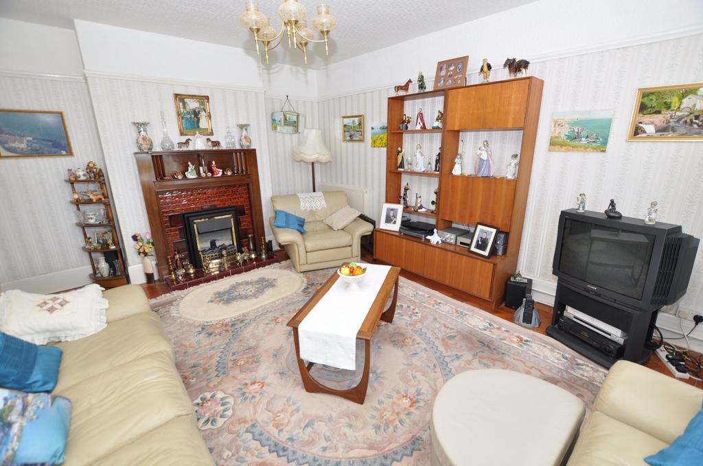 Lounge 2