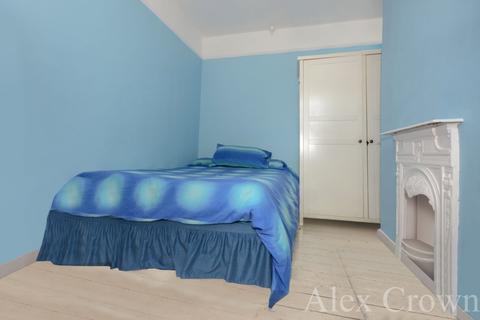19 Colville Road, London, N9 7QN