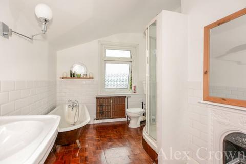 19 Colville Road, London, N9 7QN