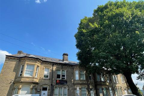 Studio to rent, Highfields Road, Town Centre, Huddersfield, HD1