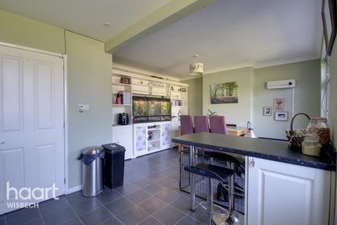 35 The Stitch, Friday Bridge, Wisbech, PE14 0HX