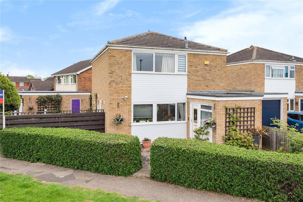 Whitworth Way, Wilstead, Bedfordshire, MK45 3 bed detached house £400,000