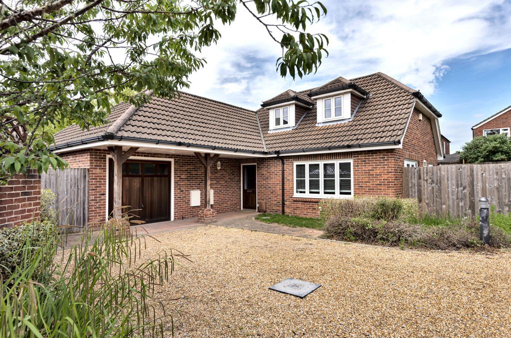 Winchester Road, Waltham... 3 bed bungalow £550,000