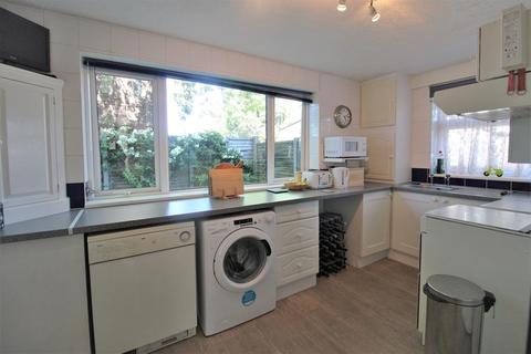 11 Stonecroft Road, Erith, DA8 1HP