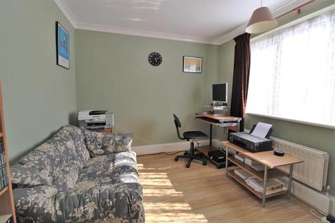 11 Stonecroft Road, Erith, DA8 1HP