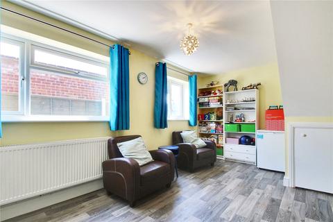 8 Flowerhill Way, Istead Rise, Gravesend, DA13 9DG