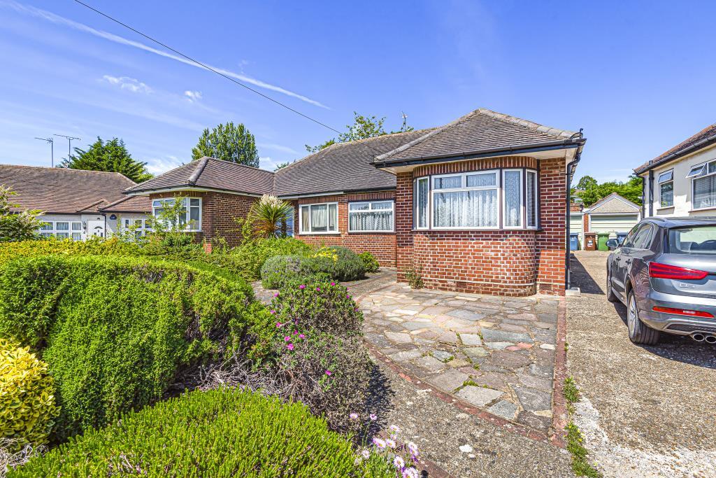 Stanmore, Stanmore, HA7 2 bed semidetached bungalow for sale £500,000