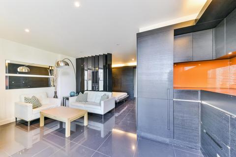 Pan Peninsula, West Tower, London, E14