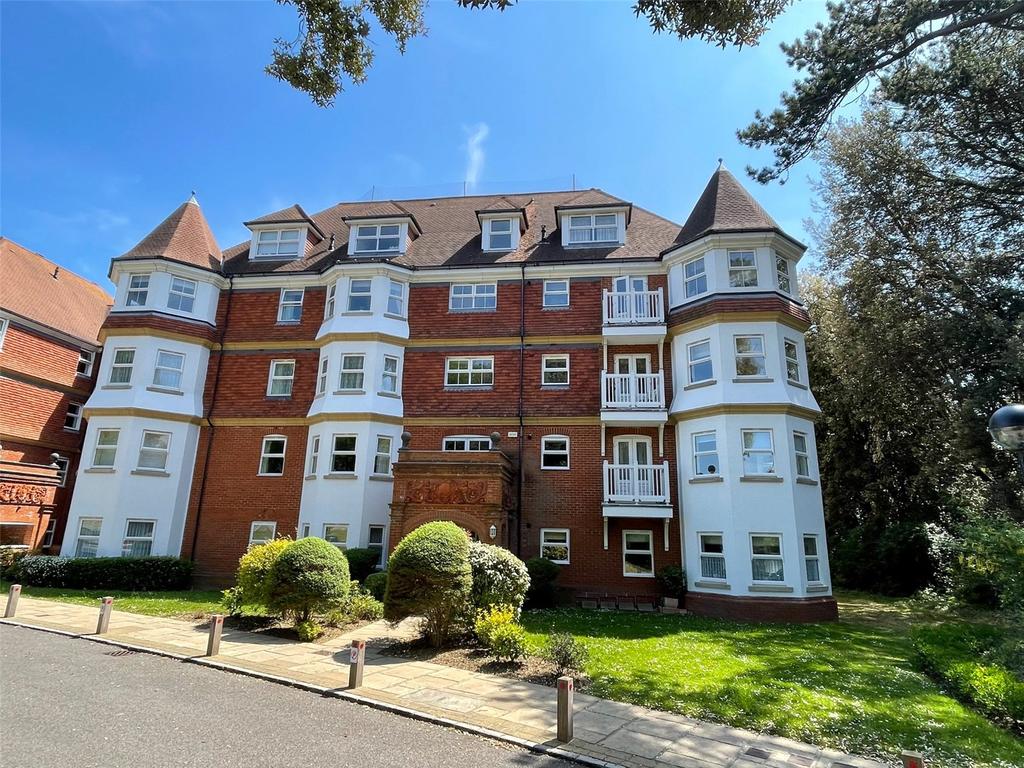 Eversley Court, St Annes Road, Eastbourne, BN21 2 bed apartment for