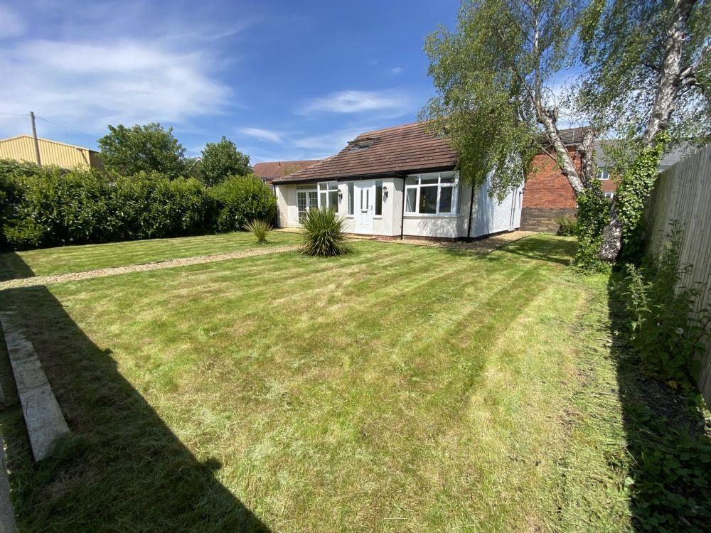 Chester Road, Buckley, Flintshire, CH7 3AE 3 bed bungalow £160,000