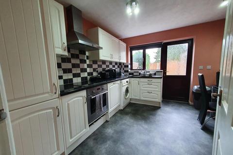 2 bedroom terraced house to rent, Badgers Close, Flitwick, MK451BN