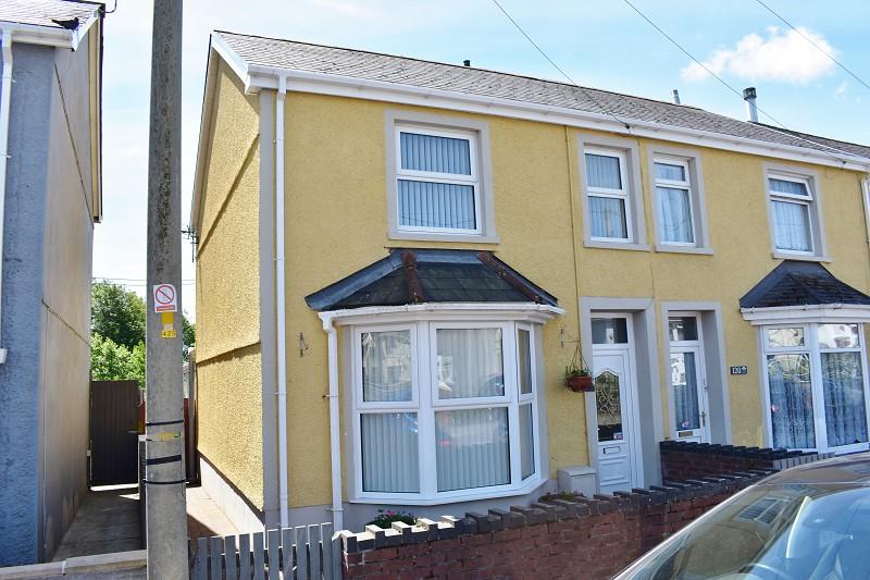 Penybont Road, Pencoed, Bridgend . CF35 5PT 3 bed semidetached house