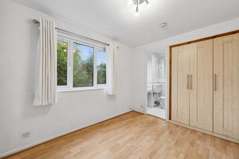 4 bedroom house to rent, Crowthorne Close, Southfields, London