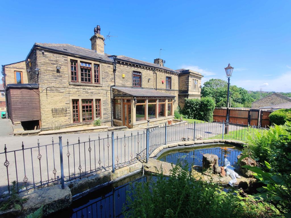 3 Field House, Upper Bonegate, Brighouse HD6 1SZ 3 bed semidetached house £475,000