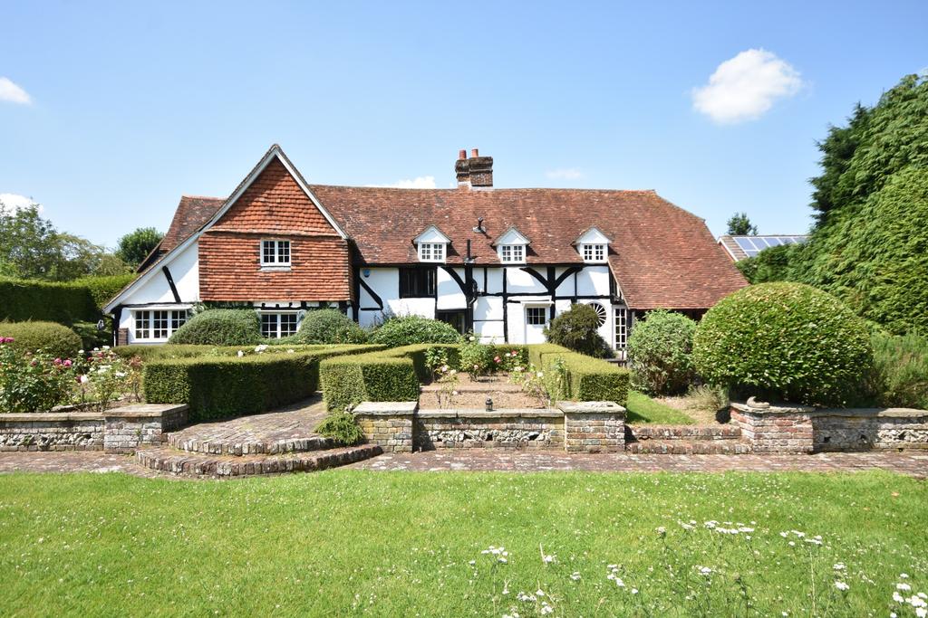 Lye Green Road, CHESHAM 5 bed detached house £1,475,000