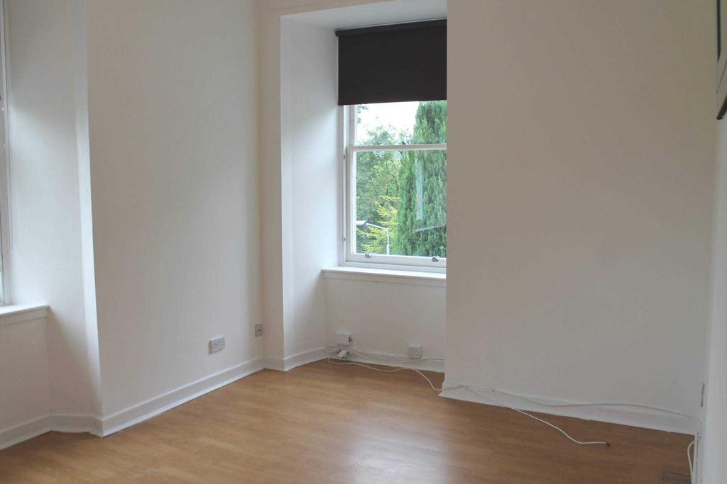 Gallacher Avenue, Paisley, PA2 9HE 1 bed flat £475 pcm (£110 pw)