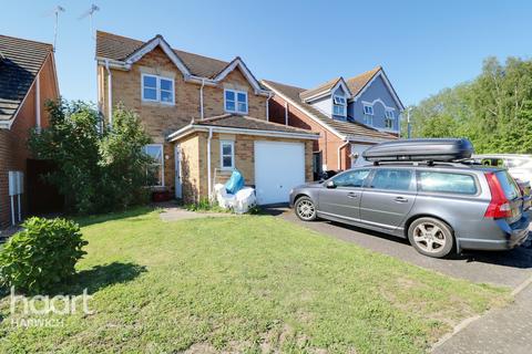 27 Chaffinch Drive, Harwich, CO12 4WL