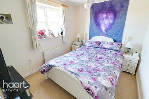 27 Chaffinch Drive, Harwich, CO12 4WL