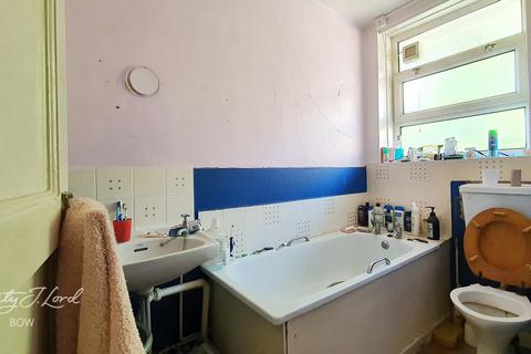 Flat 13, Roxford House Devas Street, London, E3 3LN