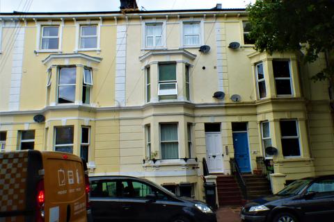 2 bedroom flat for sale, Pevensey Road, Eastbourne BN21
