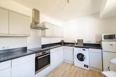 2 bedroom flat to rent, Ferrymans Court, City Centre