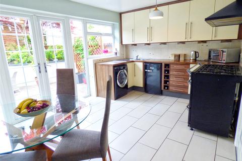 46 Clitheroe Close, Heywood, OL10 4XF