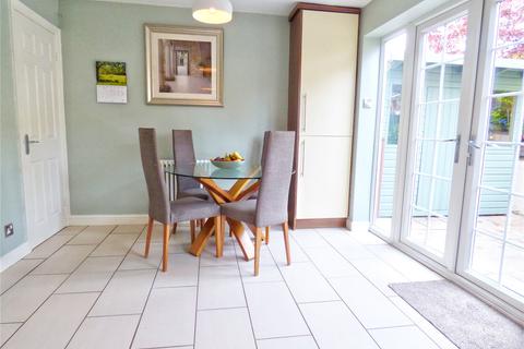 46 Clitheroe Close, Heywood, OL10 4XF