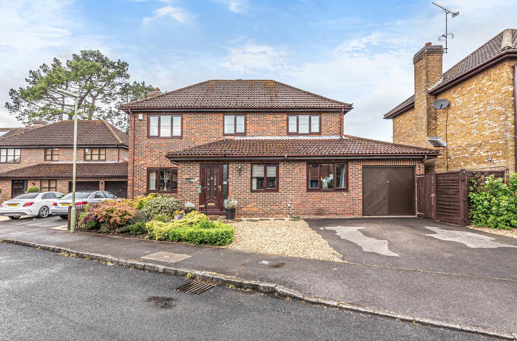 Greenacres Drive, Otterbourne, Winchester, Hampshire, SO21 4 bed