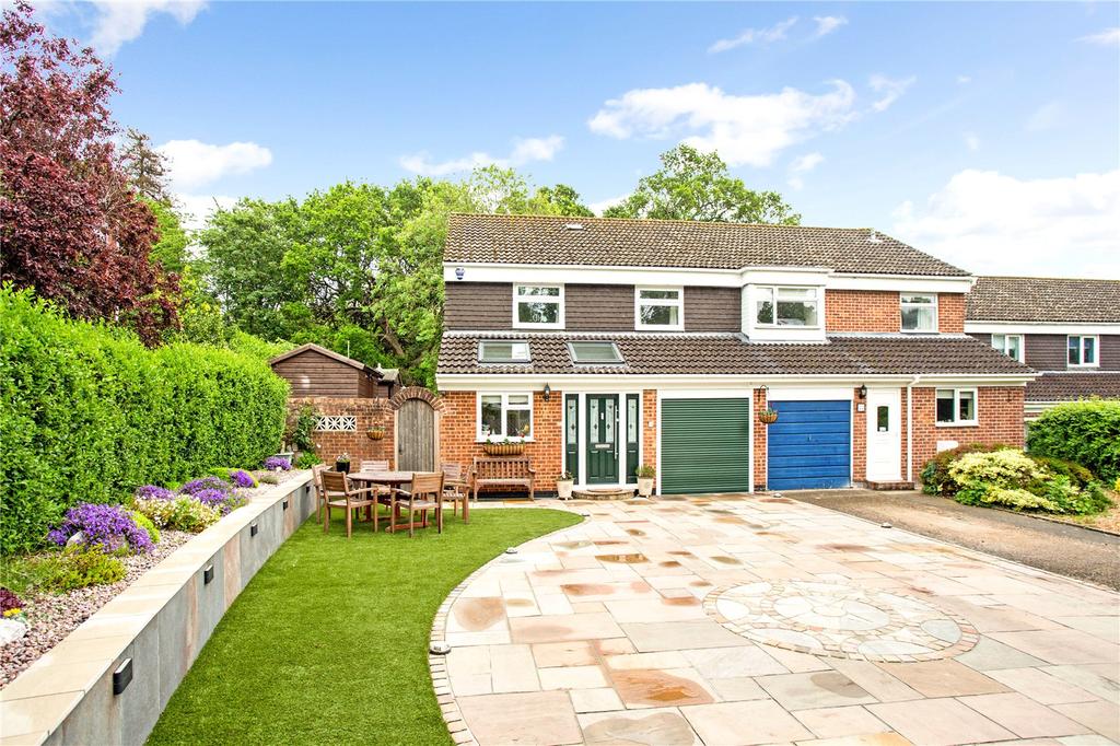 Holmesland Drive, Botley... 4 bed semidetached house £469,950