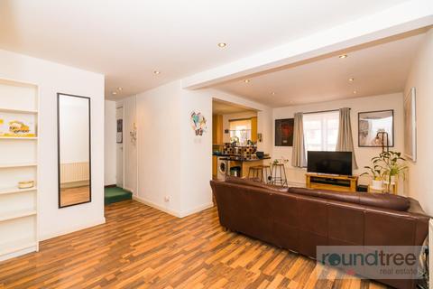 52 Woodburn Close, London, NW4 2NF