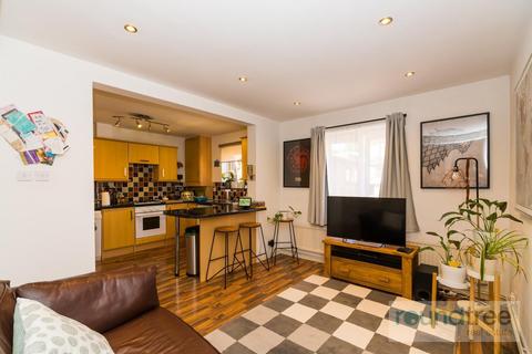 52 Woodburn Close, London, NW4 2NF