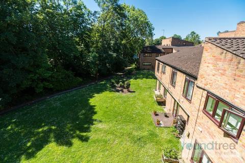 52 Woodburn Close, London, NW4 2NF