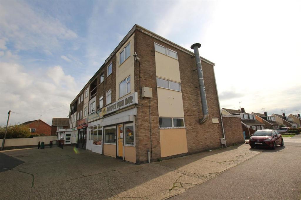 Coopers Lane, ClactononSea 3 bed flat £130,000