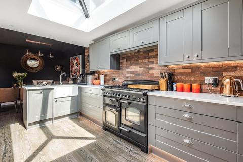 15 Lethbridge Road, Swindon, SN1 4BY