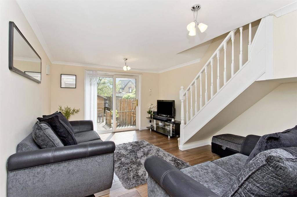 Fulmar Brae, Livingston, EH54 2 bed terraced house £136,000