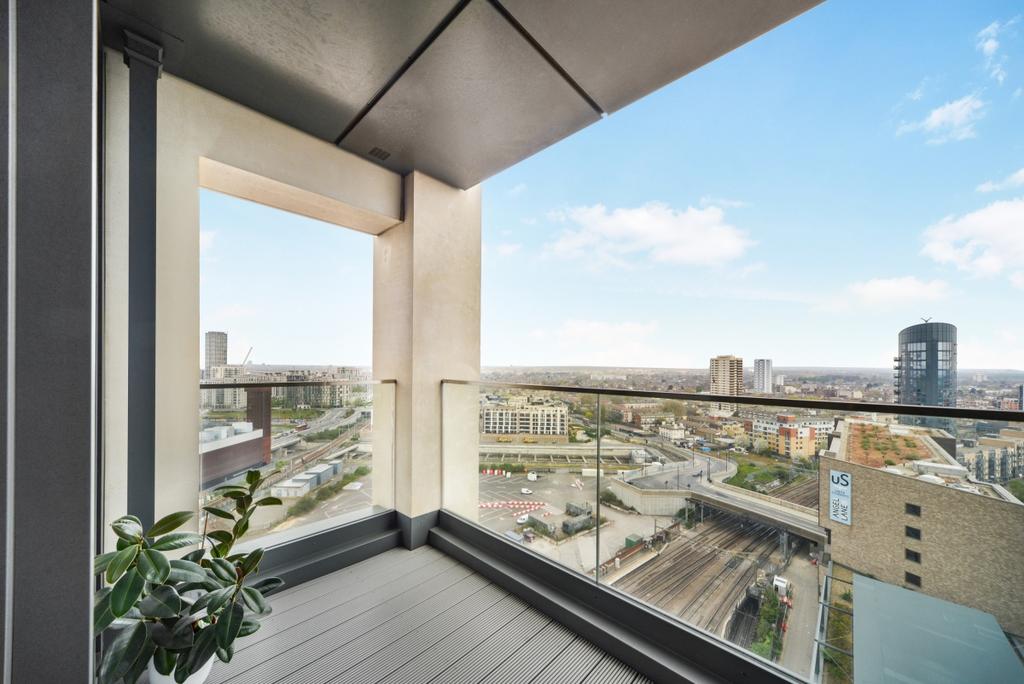 Legacy Tower, Stratford, London E15 1 bed apartment £1,575 pcm (£363 pw)