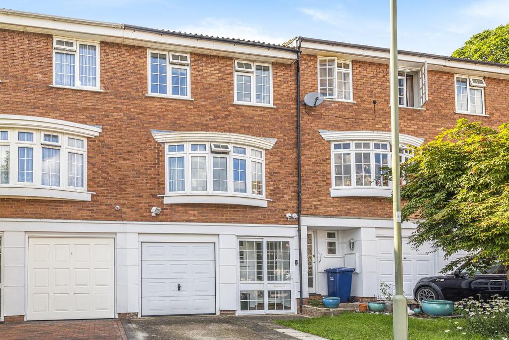 Firs Avenue, Friern 4 bed townhouse £680,000