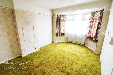 53 Mayday Gardens, London, SE3 8NJ