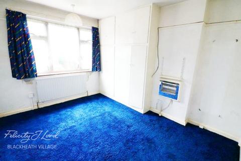 53 Mayday Gardens, London, SE3 8NJ