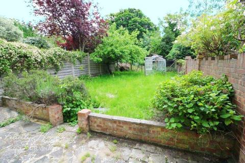 53 Mayday Gardens, London, SE3 8NJ