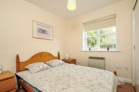 2 bedroom apartment to rent, Demesne Furze,  Headington,  OX3