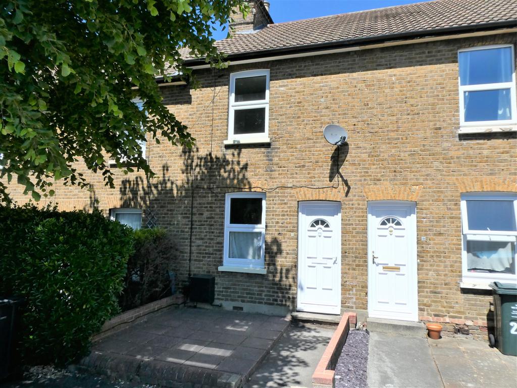 Colney Road Dartford kent DA1 1TX 3 bed townhouse £1,250 pcm (£288 pw)
