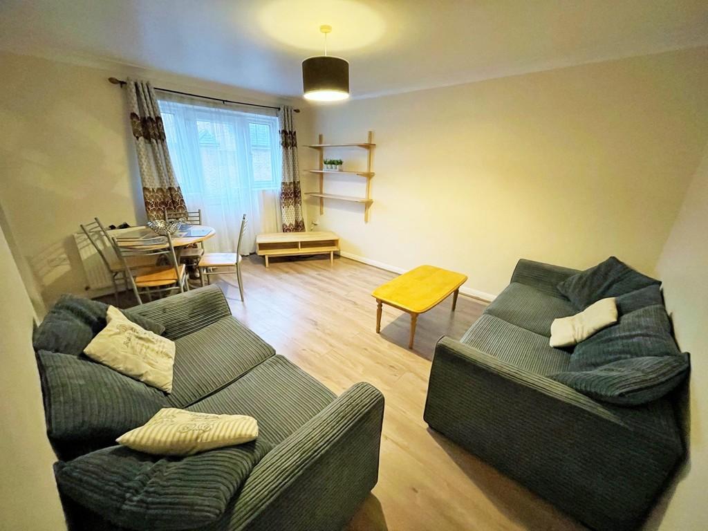 Apartment in Reading - View 2