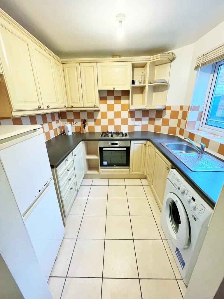Apartment in Reading - View 3