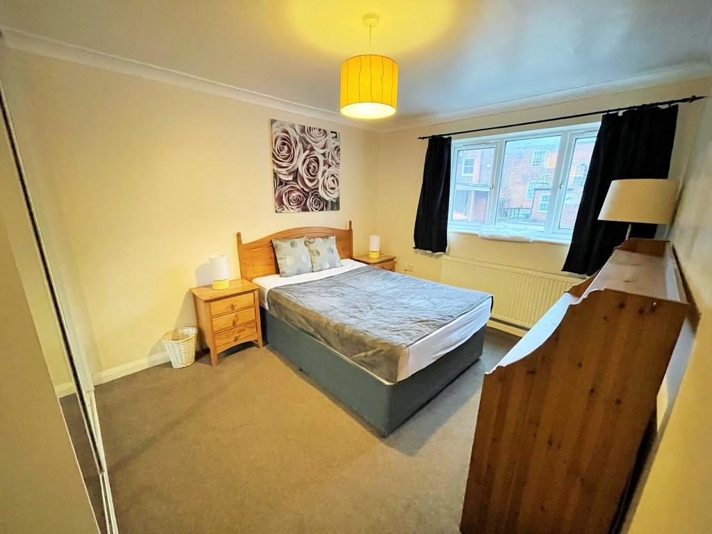 Apartment in Reading - View 5