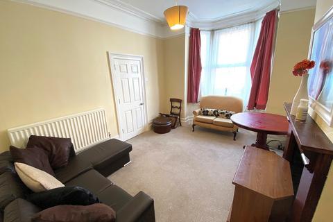 6 bedroom terraced house to rent, Playfair Road, Southsea