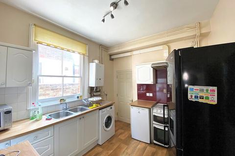 6 bedroom terraced house to rent, Playfair Road, Southsea